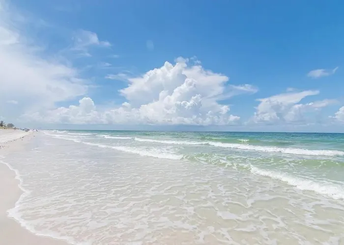 Spanish 54 - Indian Rocks Across The Street To Access, Newly Remodeled & Walkable To Restaurants! Clearwater Beach