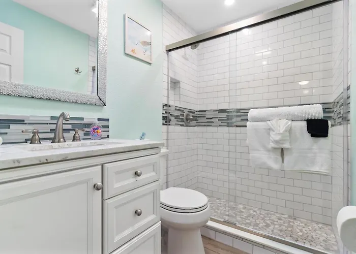 Spanish 54 - Indian Rocks Across The Street To Access, Newly Remodeled & Walkable To Restaurants! Clearwater Beach
