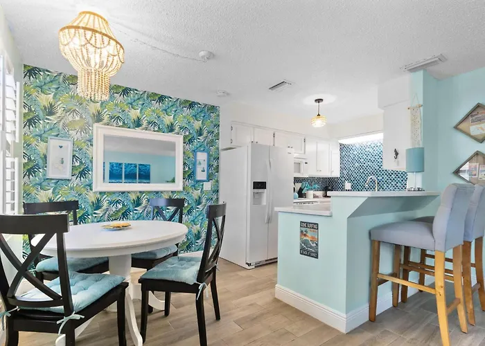 Spanish 54 - Indian Rocks Across The Street To Access, Newly Remodeled & Walkable To Restaurants! * Clearwater Beach