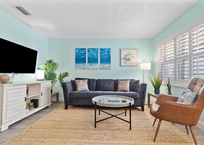 Apartment Spanish 54 - Indian Rocks Across The Street To Access, Newly Remodeled & Walkable To Restaurants! Clearwater Beach