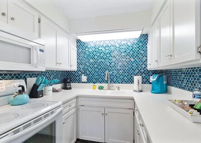 Spanish 54 - Indian Rocks Across The Street To Access, Newly Remodeled & Walkable To Restaurants! * Clearwater Beach